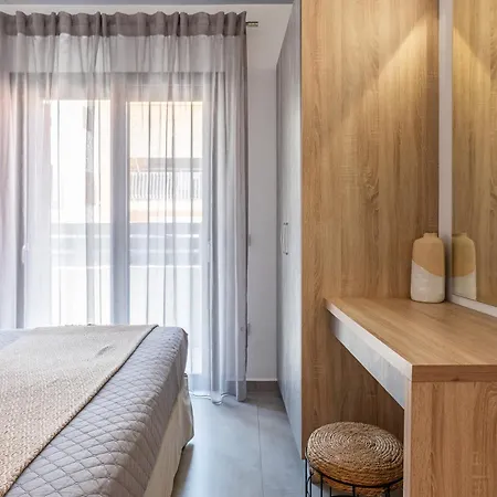 Brand New Flat Near De Bosset Bridge, * アルゴストリオン